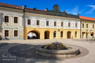 Provinčný dom a fontána