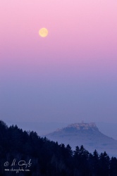 Mesiac nad Spišským hradom