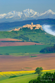 Spišský hrad s Tatrami v pozadí